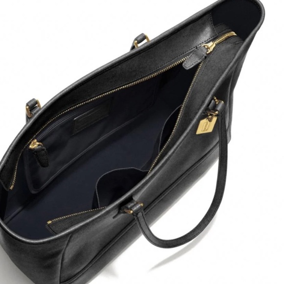 Excellent condition Coach medium tote and matching Mini Sierra satchel. - Picture 6 of 8